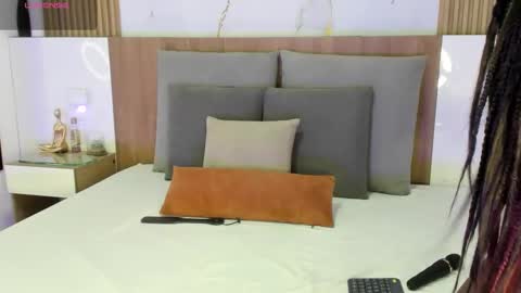 Zhara online show from January 12, 2026, 3:28 pm