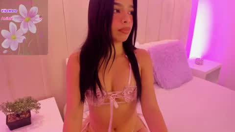 Snapshot of zhara_pearl_ chatting on August 4, 2026, 7:38 pm Kamila online show from August 4, 2026, 7:38 pm