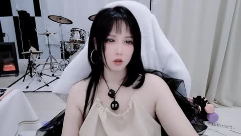 zhen online show from April 4, 2026, 2:47 pm