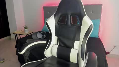 Zhingarher online show from November 18, 2025, 3:23 am