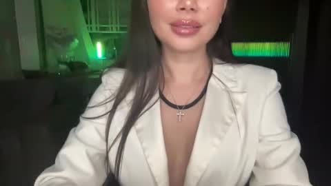 Nensi online show from December 5, 2025, 6:37 pm