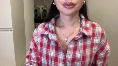 Nensi online show from March 11, 2026, 7:31 pm