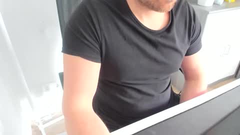 ziemlichflutschig online show from April 12, 2026, 1:05 pm