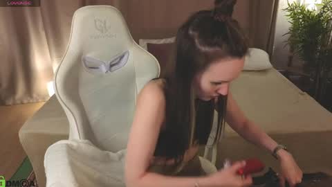 Zlata  Mon Tue Thu Fri Sun Sa GMT 3 0000pm - 0600pm  online show from March 28, 2026, 9:09 am