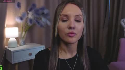 Snapshot of zlata__fox chatting on July 4, 2026, 9:59 am Zlata Mon Tue Thu Fri Sun Sa GMT 3 0000pm - 0600pm online show from July 4, 2026, 9:59 am