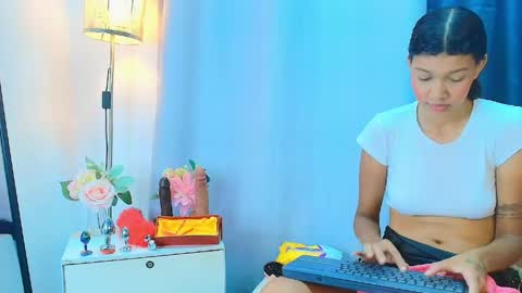 Zoe Blake online show from May 7, 2026, 4:29 am