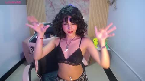 Snapshot of zoe_ch_ chatting on January 7, 2025, 9:25 pm zoe_ch_ online show from January 7, 2025, 9:25 pm