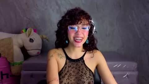 zoe_ch_ online show from June 23, 2026, 3:04 am