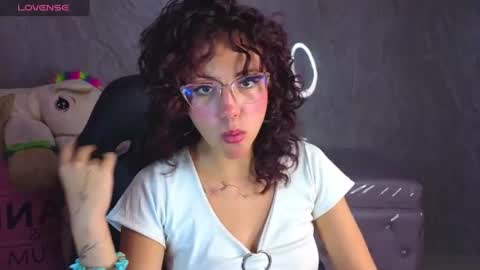 zoe_ch_ online show from July 9, 2026, 3:10 am