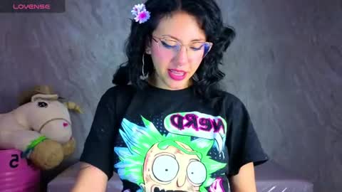 zoe_ch_ online show from July 30, 2026, 3:05 am