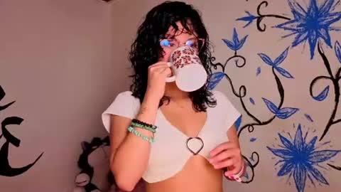 zoe_ch_ online show from August 5, 2026, 3:42 am