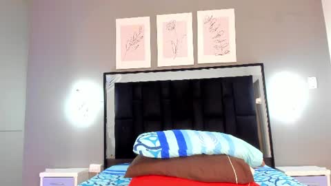 Snapshot of zoe_curvyy chatting on July 2, 2026, 12:11 pm zoe_curvyy online show from July 2, 2026, 12:11 pm