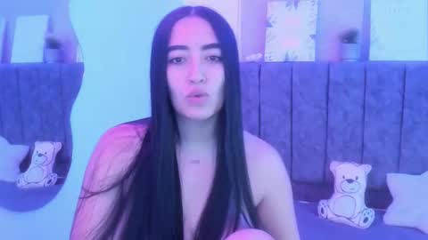zoe_jones7 online show from February 7, 2026, 5:00 am