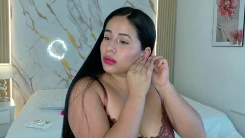 zoe_longhair online show from May 18, 2026, 7:09 pm