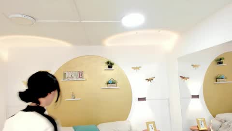 Zoe Lynch online show from September 27, 2025, 11:48 am