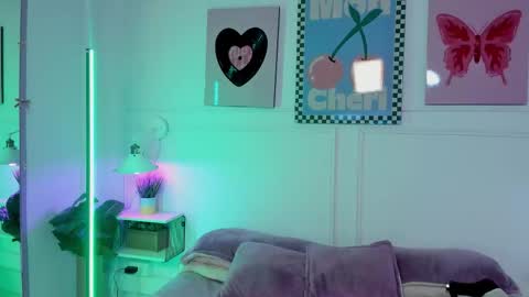 Zoe Lynch online show from March 17, 2026, 11:24 am