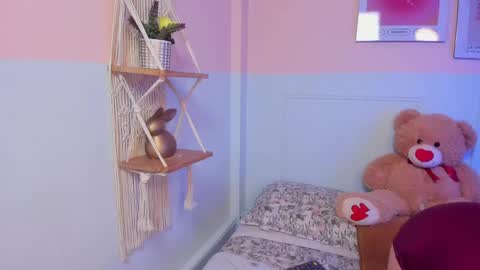 Snapshot of zoe_lynch_ chatting on June 8, 2026, 12:27 pm Zoe Lynch online show from June 8, 2026, 12:27 pm