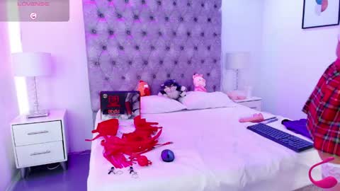 zoe  online show from May 27, 2026, 7:44 pm