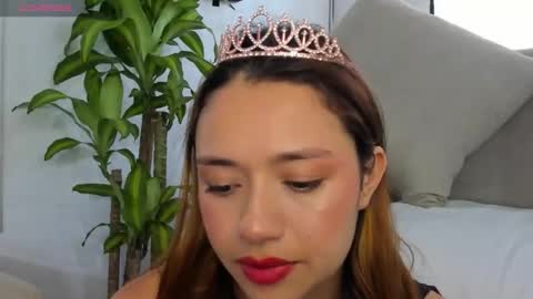 zoe_maddison19 online show from September 18, 2025, 9:50 pm