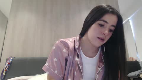 Snapshot of zoe_mill33r chatting on September 9, 2025, 6:07 pm Zoe online show from September 9, 2025, 6:07 pm