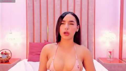 Snapshot of zoe_monrow chatting on July 15, 2026, 12:21 pm Zoe Monrow online show from July 15, 2026, 12:21 pm