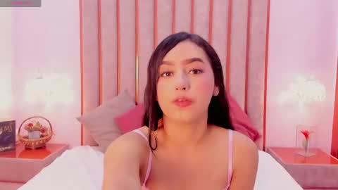 Snapshot of zoe_monrow chatting on July 22, 2026, 12:52 pm Zoe Monrow online show from July 22, 2026, 12:52 pm