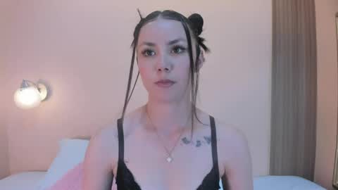 Zoe online show from May 26, 2026, 3:46 am