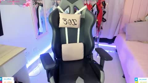 zoe_sullivan_ online show from February 11, 2026, 9:14 am