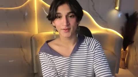 Zoe online show from November 21, 2025, 8:07 pm