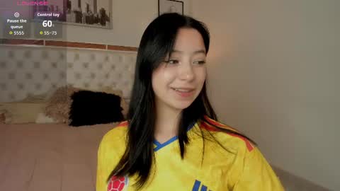 Snapshot of zoe_xra chatting on June 17, 2026, 8:32 pm Zoe online show from June 17, 2026, 8:32 pm