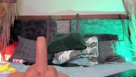 Zoe online show from December 10, 2024, 2:39 pm