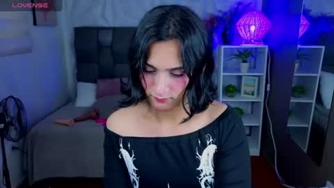 Snapshot of zoee_kiss_ chatting on July 16, 2026, 8:37 pm ZOE online show from July 16, 2026, 8:37 pm
