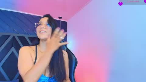 Snapshot of zoee_martins_ chatting on April 24, 2026, 5:37 pm Zoe 3 online show from April 24, 2026, 5:37 pm