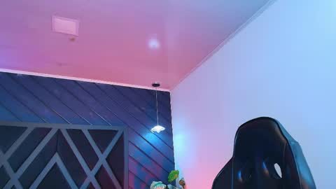 Snapshot of zoee_martins_ chatting on April 25, 2026, 5:54 pm Zoe 3 online show from April 25, 2026, 5:54 pm