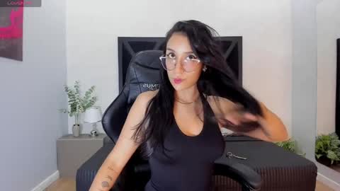 Snapshot of zoee_martins_ chatting on May 11, 2026, 5:54 pm Zoe 3 online show from May 11, 2026, 5:54 pm