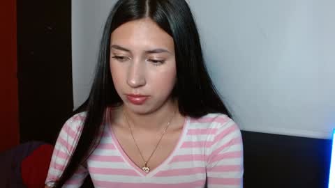 Snapshot of zoegp chatting on December 22, 2024, 8:25 pm Laura  online show from December 22, 2024, 8:25 pm