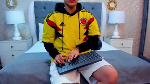 Snapshot of zoekrug chatting on October 11, 2025, 11:53 am Zoe Krug online show from October 11, 2025, 11:53 am
