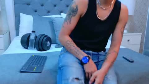 Zoe Krug online show from November 3, 2025, 11:55 am