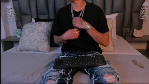 Zoe Krug online show from April 17, 2026, 12:19 pm