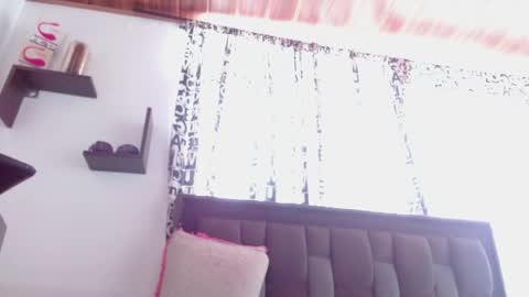 zoemi online show from June 3, 2026, 6:24 pm