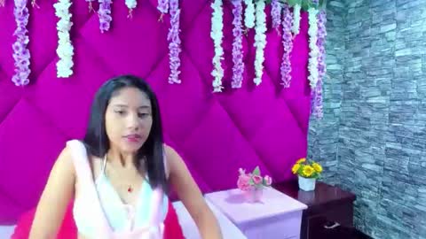 zoesmiitt online show from June 1, 2026, 12:40 pm