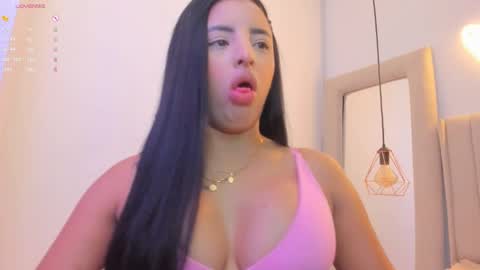 zoeth_ruiz online show from October 20, 2025, 4:18 pm