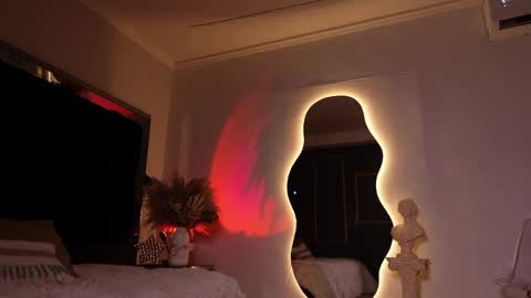 Snapshot of zoevidal_ chatting on January 16, 2026, 11:58 am zoevidal_ online show from January 16, 2026, 11:58 am