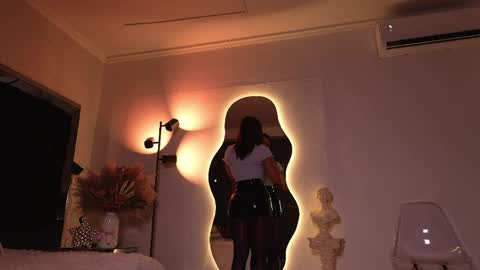 Snapshot of zoevidal_ chatting on April 20, 2026, 11:57 am zoevidal_ online show from April 20, 2026, 11:57 am
