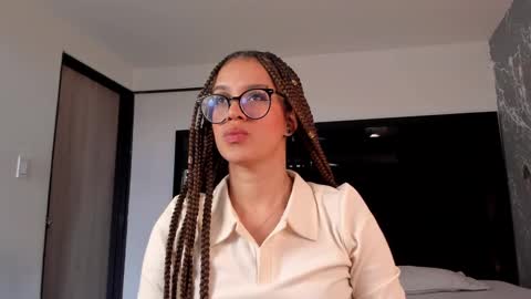 Snapshot of zoewestt chatting on October 3, 2025, 2:58 pm Zoe online show from October 3, 2025, 2:58 pm