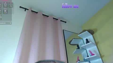 Snapshot of zoey_fox_ chatting on January 28, 2025, 5:00 am zoey fox online show from January 28, 2025, 5:00 am