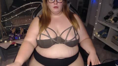 zoeyleyx online show from December 14, 2024, 2:01 am