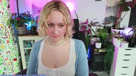 Snapshot of zoeyryan chatting on February 20, 2026, 6:41 pm Zoey Ryan online show from February 20, 2026, 6:41 pm