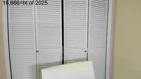 Snapshot of zoiebutterfly chatting on November 12, 2025, 11:03 pm Zoie online show from November 12, 2025, 11:03 pm