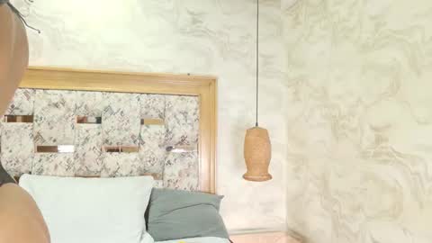 zoley  online show from October 26, 2025, 3:01 am